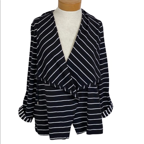 Chico’s Zenergy SZ 1/M Black and White Stripe Flyway Cardigan - Picture 6 of 9